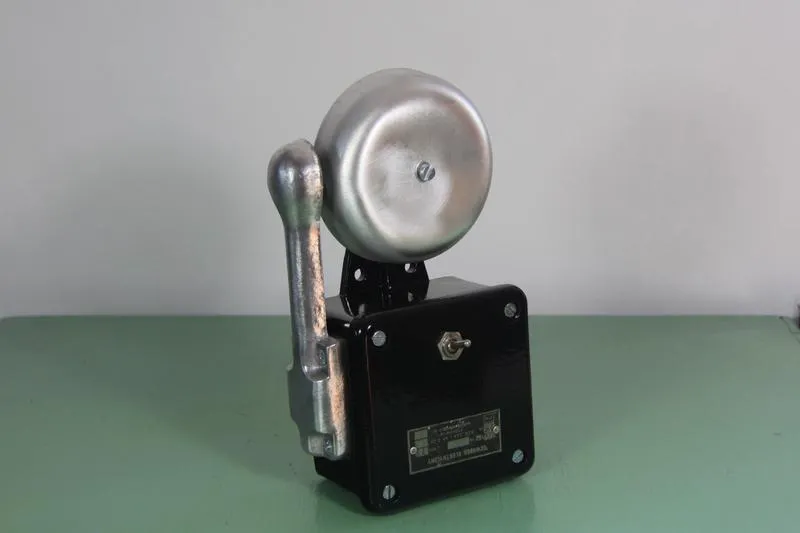 Bezpieczne podłączenie dzwonka w rozdzielni – jak uniknąć typowych błędów?