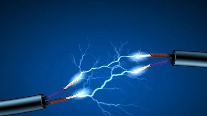 Ile energii tracisz, gdy ładowarka pozostaje w kontakcie? Sprawdź, ile prądu naprawdę pobiera!