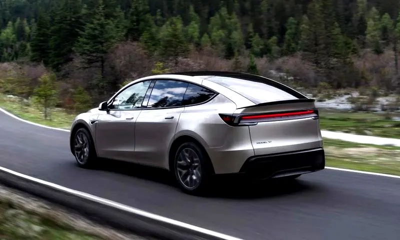 Ile trzeba zapłacić za Teslę? Sprawdź ceny samochodów elektrycznych Tesla
