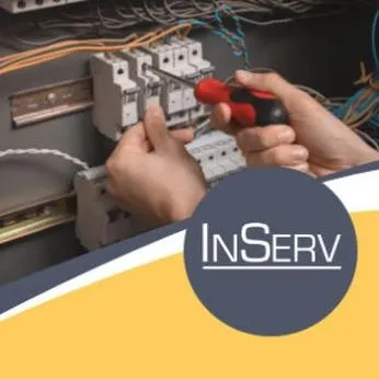 Ile zarabia elektryk za granicą? Odkryj zaskakujące różnice w wynagrodzeniach!