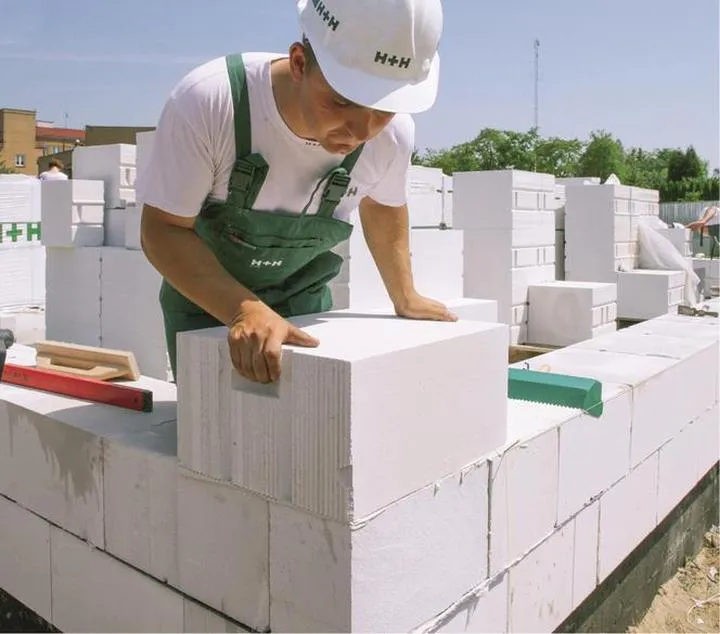 Jakie są aktualne ceny murowania ścian? Przewodnik po kosztach robocizny i materiałów