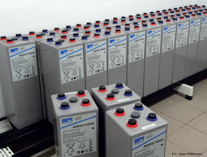 Najlepsze akumulatory do fotowoltaiki — jak wybrać idealne rozwiązanie dla Twojego domu?