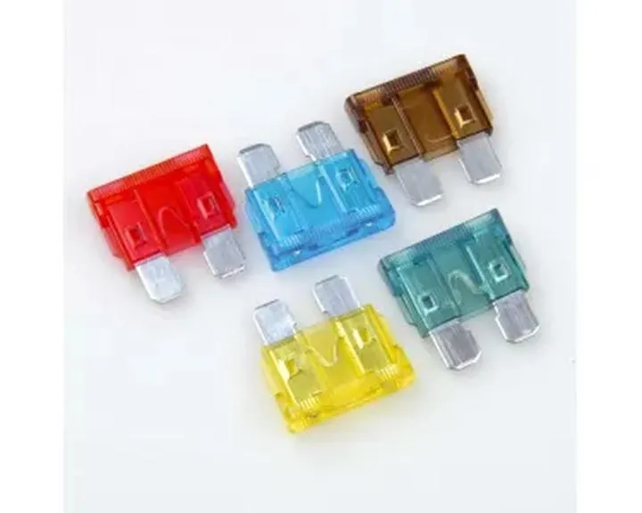 Wybór bezpieczników do rozdzielni – klucz do uniknięcia awarii