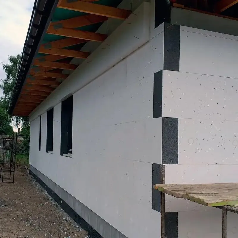 Wykonanie elewacji – jakie są koszty robocizny i ocieplenia styropianem?