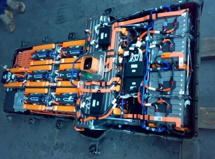 Zaskakujące różnice w wynagrodzeniach: ile tak naprawdę zarabia elektryk w USA?