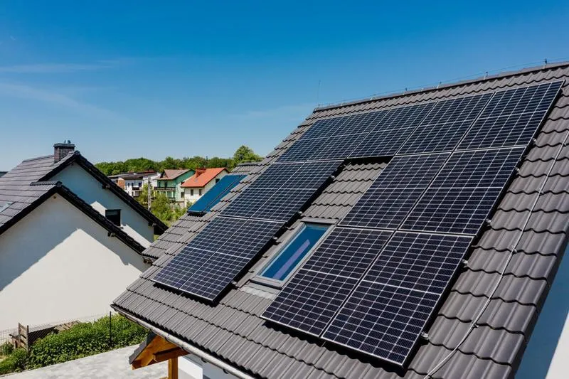 Łączenie paneli fotowoltaicznych w szereg