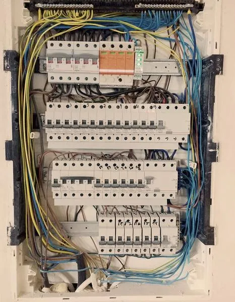 Montaż skrzynki elektrycznej