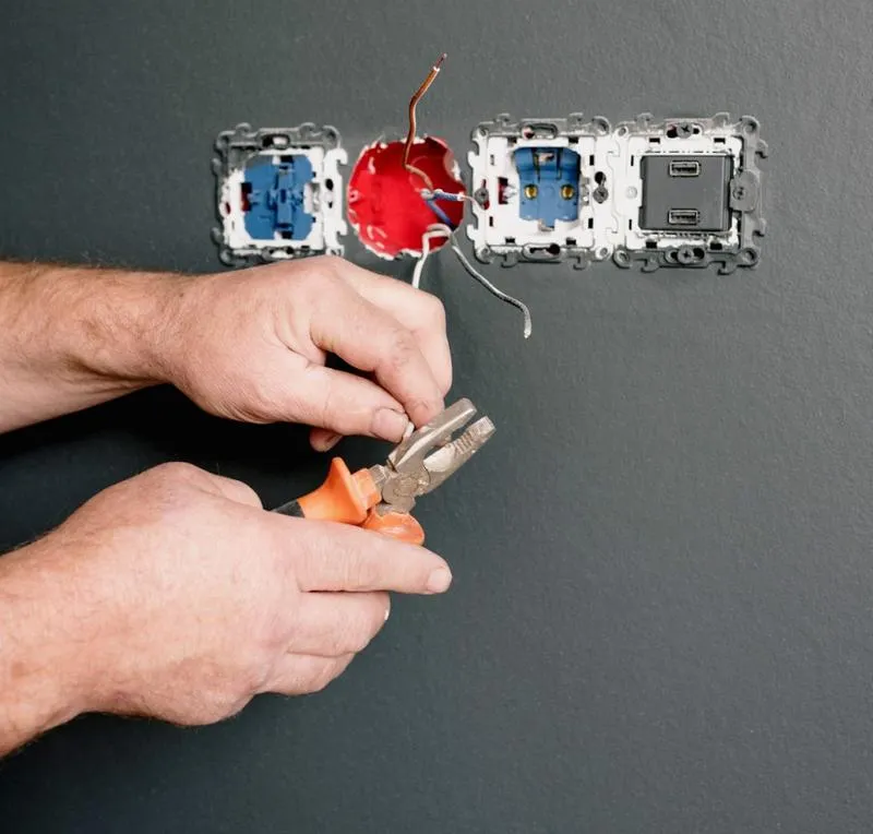 Narzędzia do montażu gniazdka