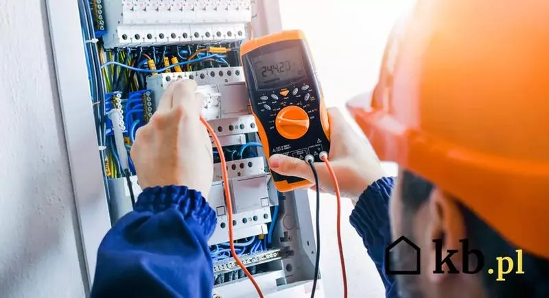 Zarobki elektryka z własną działalnością