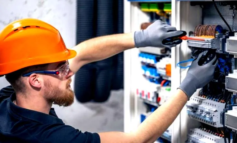 Zarobki w branży elektrycznej